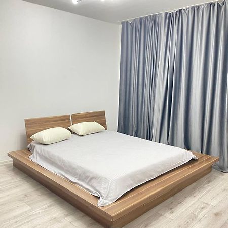 Квартира Для Большой Семьи Almaty Luaran gambar