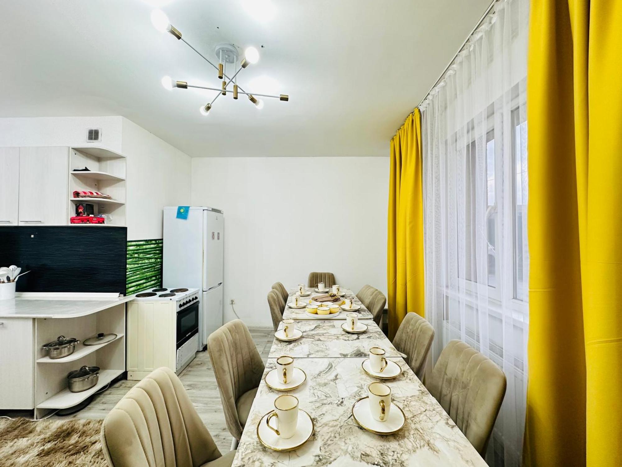 Квартира Для Большой Семьи Almaty Luaran gambar
