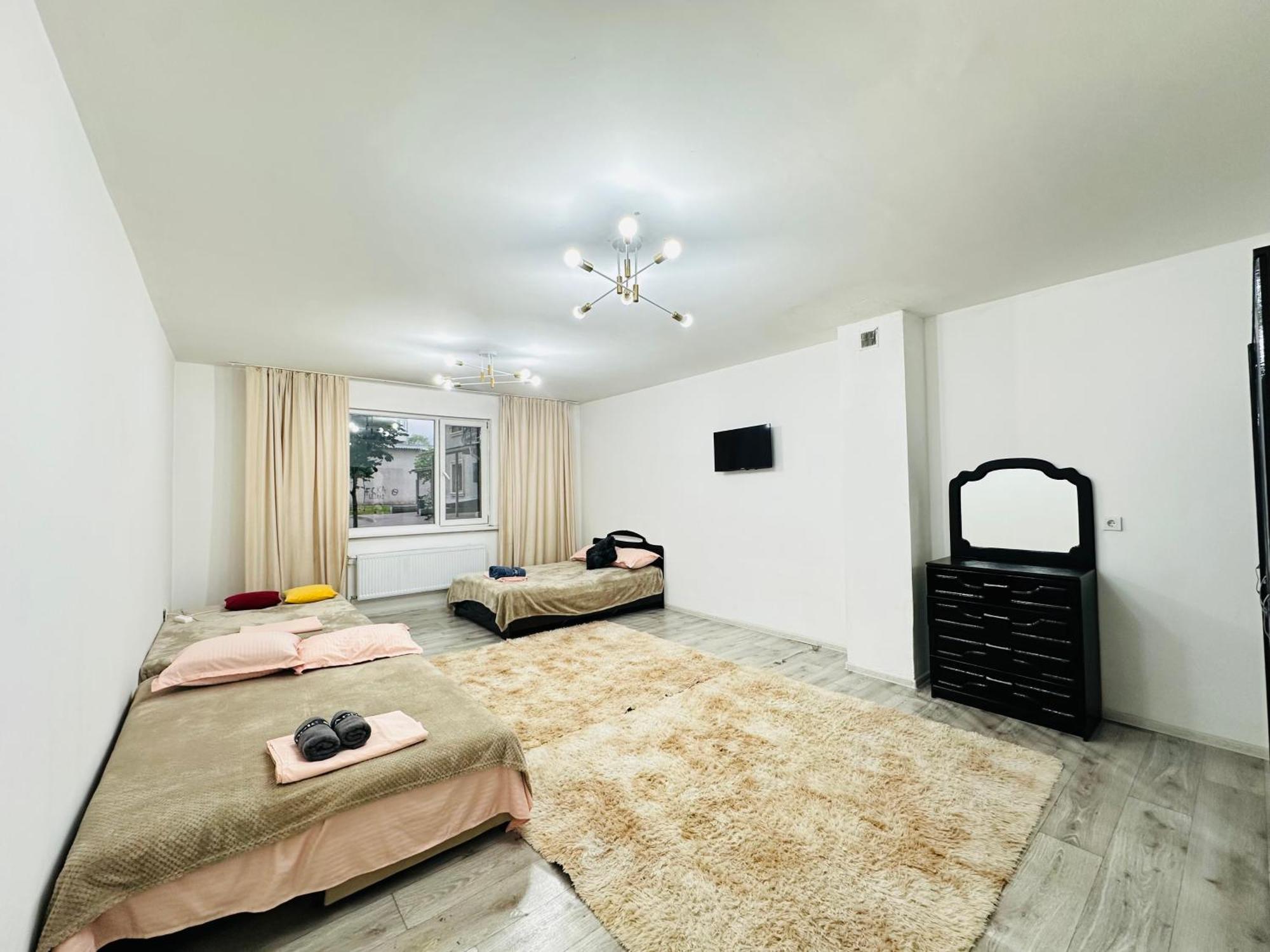 Квартира Для Большой Семьи Almaty Luaran gambar