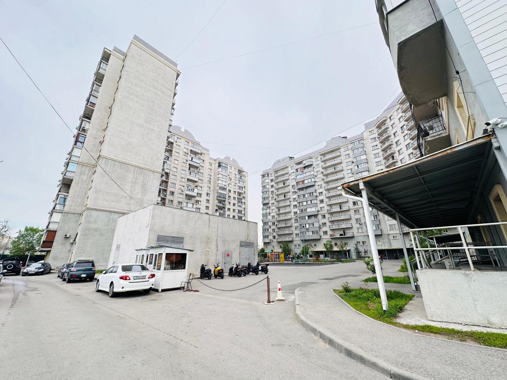 Квартира Для Большой Семьи Almaty Luaran gambar