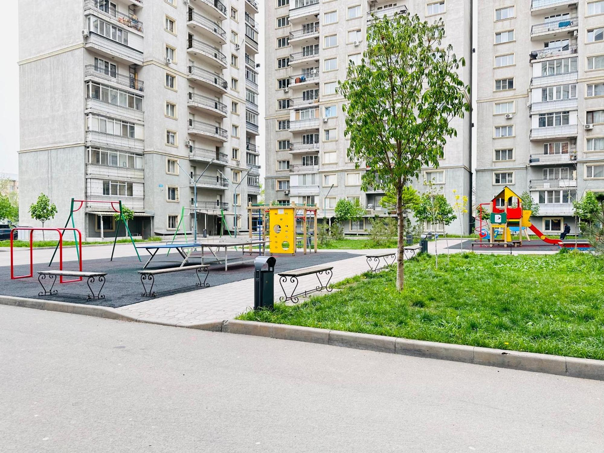 Квартира Для Большой Семьи Almaty Luaran gambar